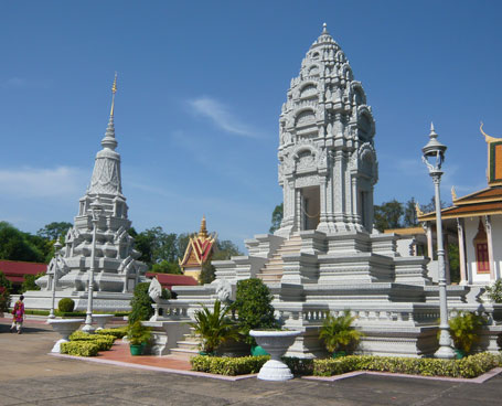 View around Silver Pagoda